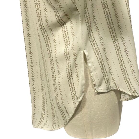 Jolt Off White V Neck Semi Sheer 3/4 Sleeve Blouse - Picture 3 of 7